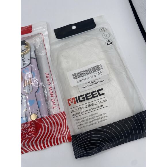 Lot Of 3 iPhone XR Phone Cases New Mixed Colors/Styles( Disney, Clear, Brown) - Picture 5 of 5